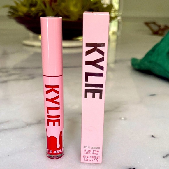 Kylie Cosmetics Matte Liquid Lipstick in the shade "416 Don't @ Me". 
Red - Picture 1 of 3